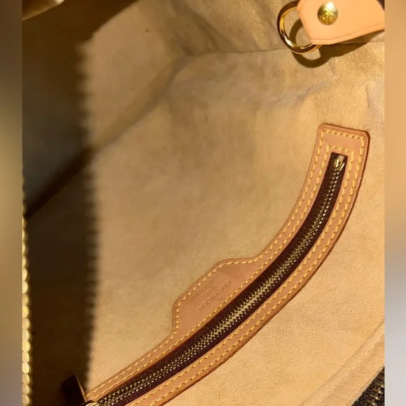✨Louis Vuitton Monogram Canvas Looping GM✨ - Picture 10 of 10